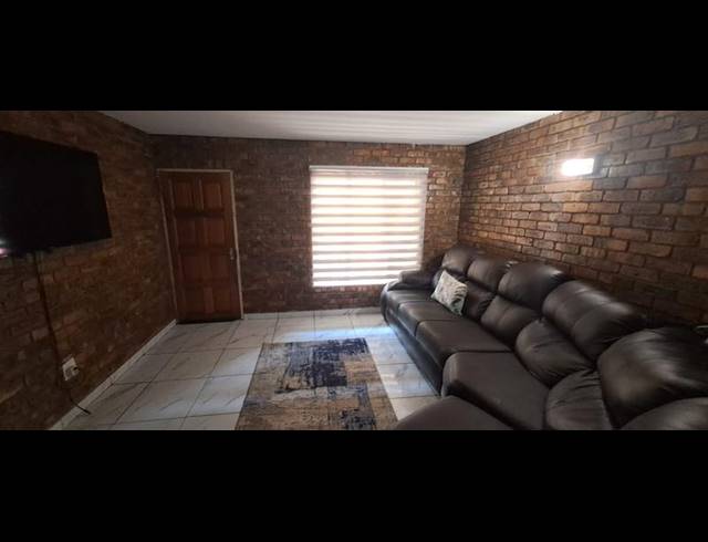 2 BEDROOM PROPERTY TO RENT IN ELSPARK